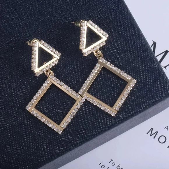💥Trendy Square Triangle desgin CZ Ear Hook Earrings, MARR9411 - Picture 1 of 4